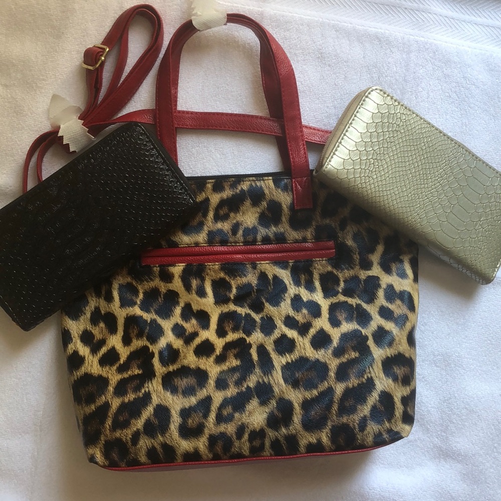 New bag and 2 new wallets.